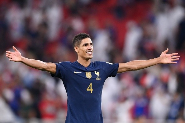 Varane se retiró a los 29 años de la Selección de Francia