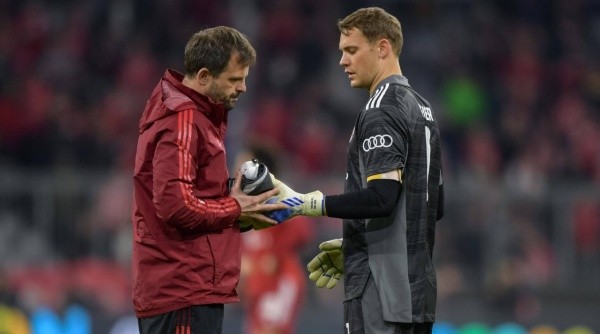 Toni Tapalovic y Manuel Neuer (IMAGO / Passion2Press)
