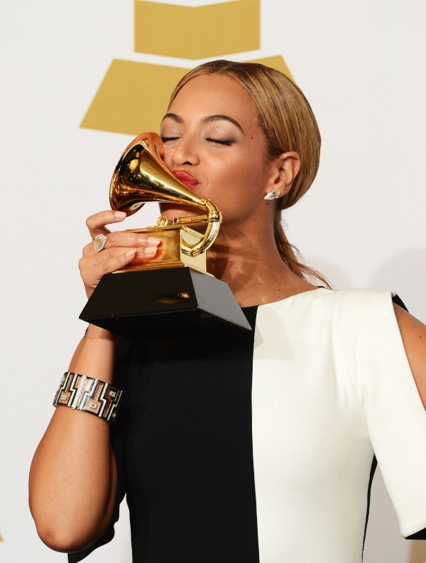 Beyoncé en los Premios Grammy 2013 (Getty).