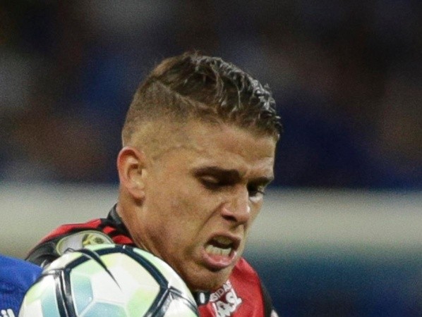 Volante acertou com o Internacional - Foto: Thomás Santos/AGIF