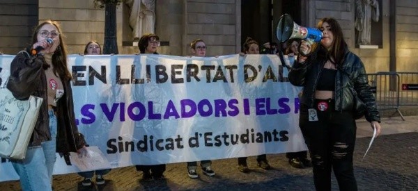 Protestas de diferentes movimientos en Barcelona en contra de los violadores por el caso Dani Alves. Getty Images