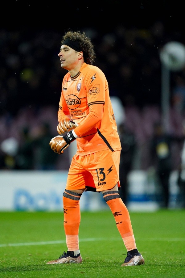 Memo Ochoa renovaría contrato con Salernitana (Imago)