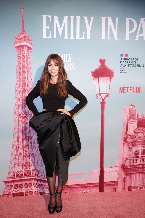 Lily Collins, estrella de Netflix por Emily in Paris (Getty).