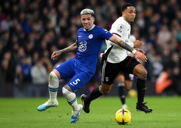 Enzo Fernández en su debut en el Chelsea vs. Fulham. Getty Images.