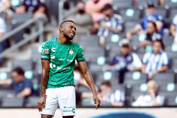 Ayrton Preciado ya no es jugador de Santos Laguna (Imago 7)