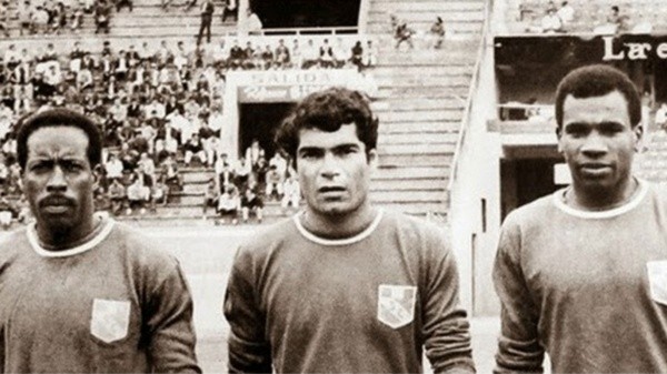 Uno de los jugadores símbolo, dentro de uno de los equipos que hicieron historia (Getty Images)