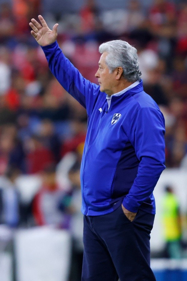 Víctor Manuel Vucetich, conforme con sus Rayados (Imago 7)