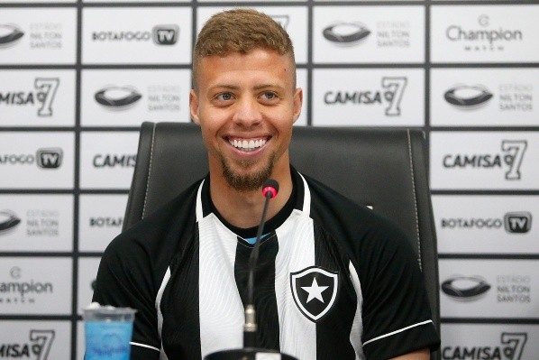 Foto: Vitor Silva/Botafogo - Meia de 25 anos está emprestado ao Botafogo até dezembro pelo Portimonense-POR