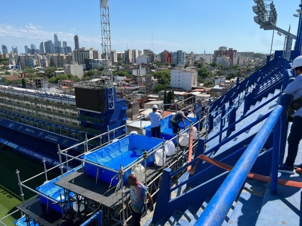 La foto que tanto llamó la atención sobre el ensayo de carga en la tercera bandeja sur de la Bombonera.
