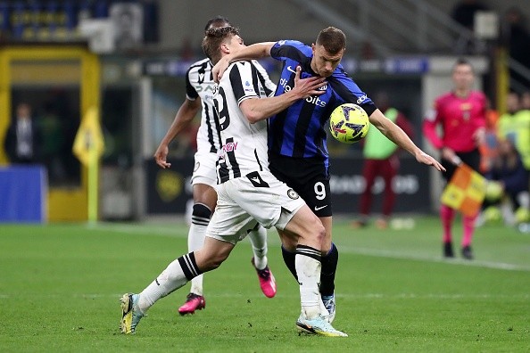 Acción de juego entre Inter y Udinese. Getty.