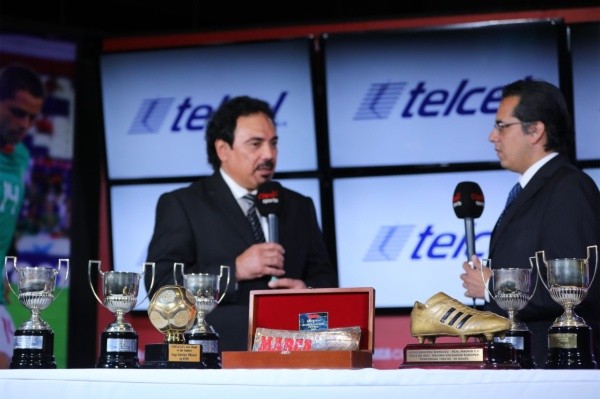Hugo Sánchez y Mohamed se disputan el banquillo (Imago 7)