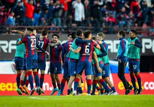 Los jóvenes de San Lorenzo festejando un triunfo. (Foto: Getty)