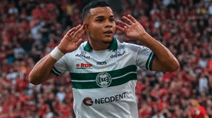 Foto: Guilherme Griebeler/Coritiba - Kaio César deve voltar ao time titular