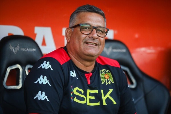 La Unión Española de Ronald Fuentes está en el último lugar del torneo | Agencia Uno La Unión Española de Ronald Fuentes está en el último lugar del torneo | Agencia Uno