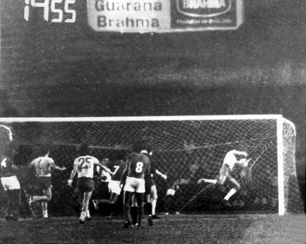 La final que Boca ganó con el gol fantasma.