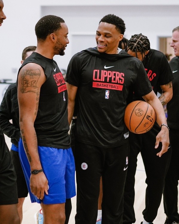 Norman Powell junto a Russell Westbrook (@LAClippers)