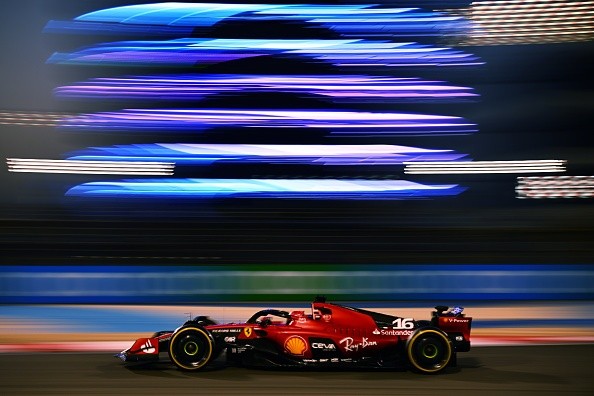 Leclerc se mostrou discreto com a Ferrari. Créditos: Clive Mason/Getty Images