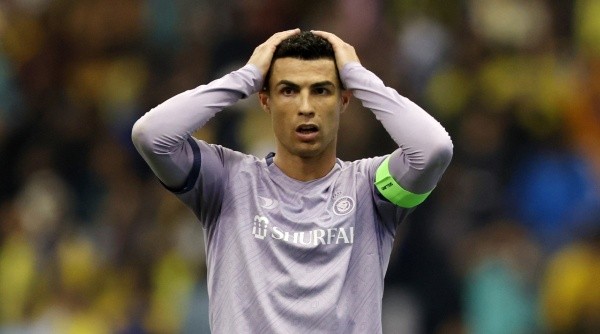 Cristiano Ronaldo se agarra la cabeza