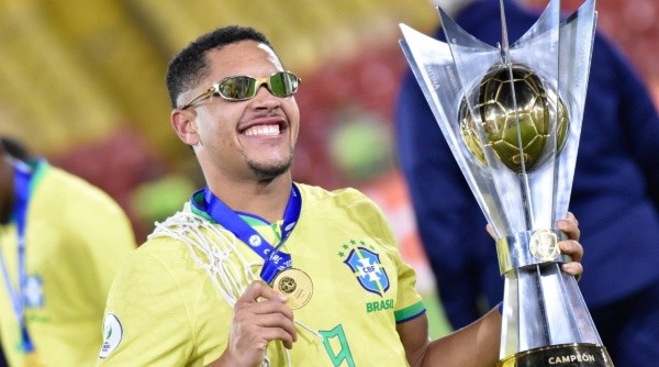 Vitor Roque, campeón del Sudamericano Sub 20 con Brasil