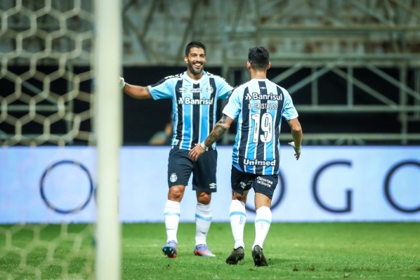 Tem que ser ele, 96 de...; Erro de Suárez gera debate na web e torcida faz pedido inusitado para titular do Grêmio