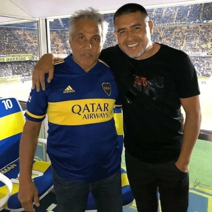 Beto Márcico junto a Juan Román Riquelme (Foto DSports)
