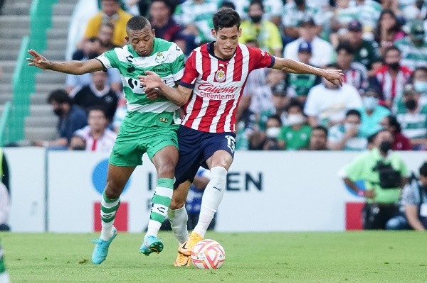 Santos toma el partido contra Chivas como “el más importante” del torneo (Imago 7)