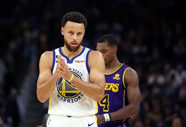 Curry retorna ao Warriors após 11 jogos. Créditos: Ezra Shaw/Getty Images