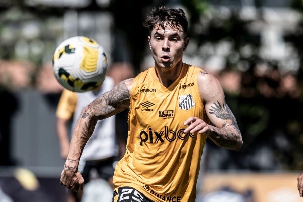 Foto: Ivan Storti/Santos FC - Afastado do elenco do Santos, Zanocelo tem contrato na Vila Belmiro até outubro de 2027