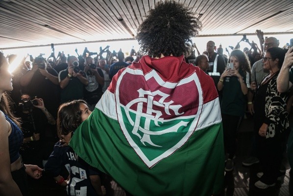 Foto: (Marcelo Gonçalves/Fluminense F.C) - Marcelo foi recepcionado pela torcida do Fluminense nesta quinta (9)