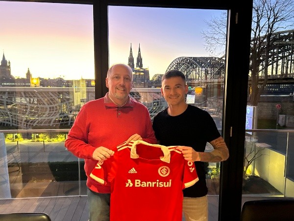 Aránguiz firmó un precontrato con Inter de Porto Alegre | Twitter Internacional