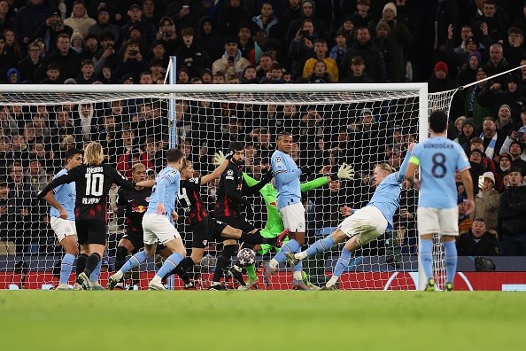 Momento de uno de los goles de Manchester City por Haaland. Getty.