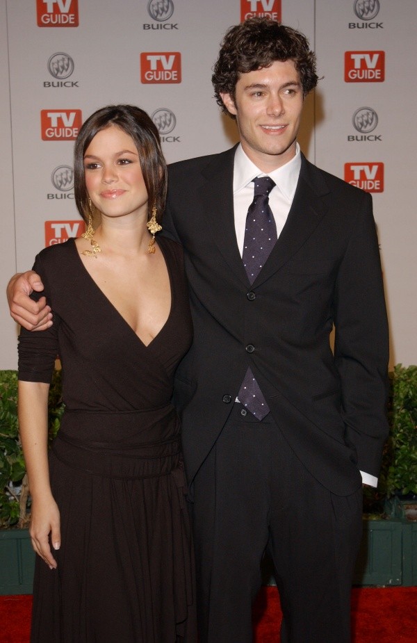 Rachel Bilson y Adam Brody en 2003 (Getty).