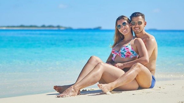 Amor y disfrute en la playa para Janina y Óscar (Instagram)