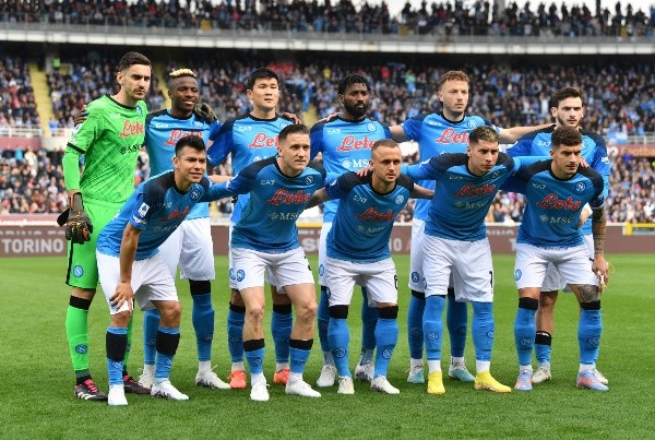 Napoli venció 4 a 0 a Torino y suma 71 unidades en la tabla de la Serie A.