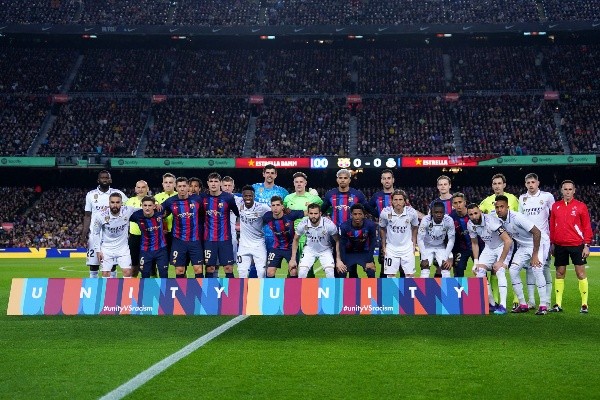 La unión entre los jugadores del Barcelona y el Real Madrid quedó en la foto. Getty Images.