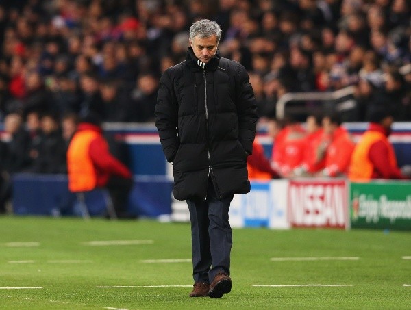 José Mourinho en un PSG vs. Chelsea en el Parque de los Príncipes.