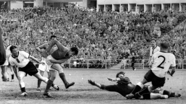 Fontaine es el máximo goleador en un mismo Mundial, con la superlativa actuación que tuvo en 1958 (Imago)
