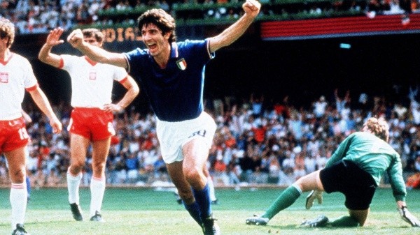Una imagen histórica: gol de Paolo Rossi, figura en el Mundial 1982 (Imago)