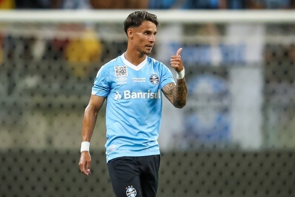 Reforço do Grêmio, Suárez comenta em publicação do Vasco desejando