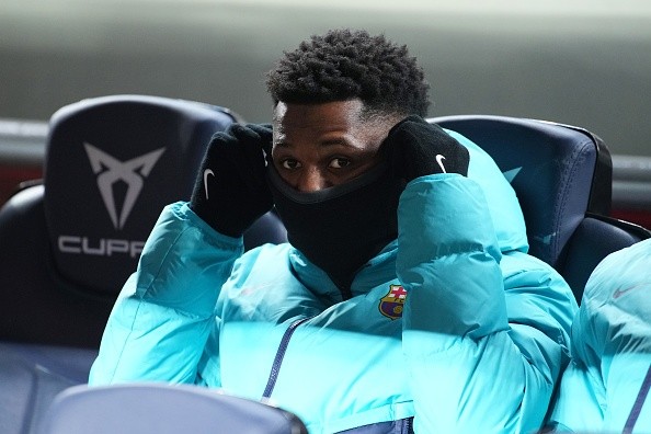 Ansu Fati en el banco de suplentes con Barcelona. Getty.