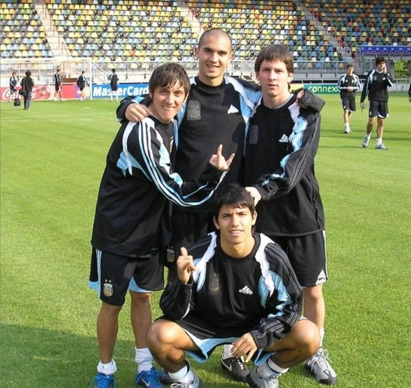Emiliano Armenteros junto a Lionel Messi, Sergio Aguero y Neri Cardozo. 
    Instagram Emiliano Armenteros