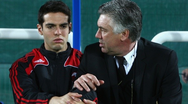 Carlo Ancelotti y Kaká, en Milan en 2009 (Getty)