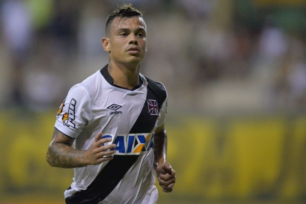 Foto: (Pedro Martins/AGIF) - Bernardo agora busca um novo clube para continuar a carreira