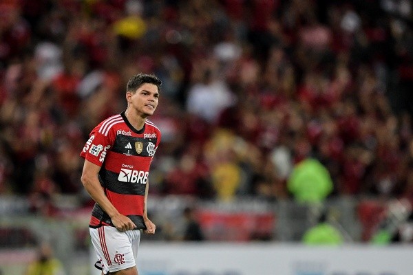 Thiago Ribeiro/AGIF - Ayrton Lucas foi o destaque do Flamengo