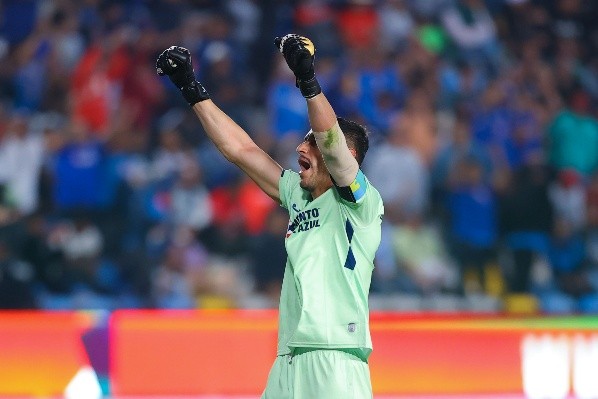 José de Jesús Corona, al límite de amarillas (Imago 7)