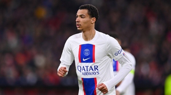 Hugo Ekitiké, delantero de PSG, con rumbo de salida