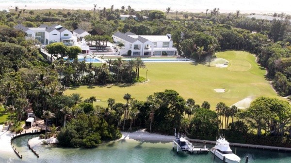 Una vista área de la nueva casa de Tiger en una isla de la Florida (Instagram)