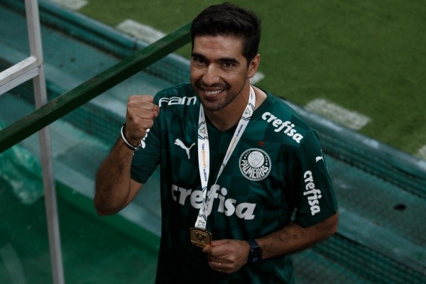 Campeão brasileiro de 2023, Palmeiras fatura mais de R$ 653 milhões com  premiações na era Abel Ferreira - Máquina do Esporte