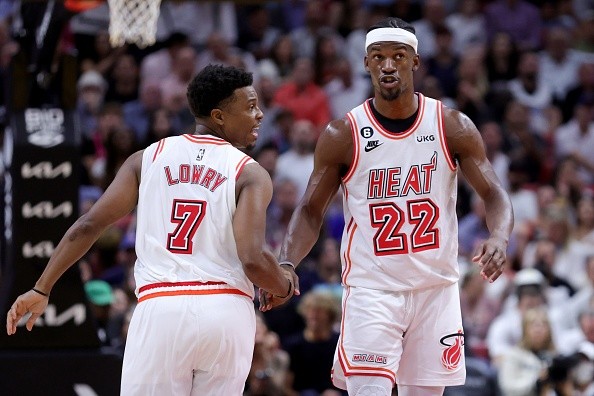 Lowry e Butler estarão com o Heat no play-in. 
     Créditos: Megan Briggs/Getty Images