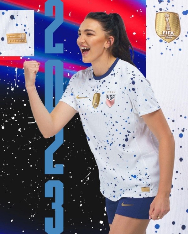 Taylor Kornieck con puños apretados